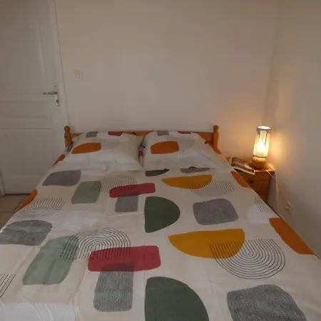 Maison De A - 6 Personnes, Animaux Admis, Parking - Fr-1-540-283