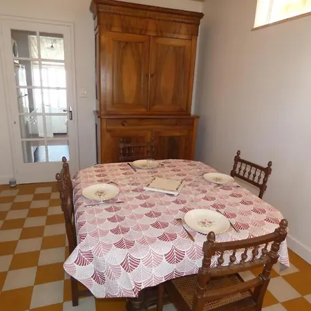 Ferienhaus Maison De A - 6 Personnes, Animaux Admis, Parking - Fr-1-540-283