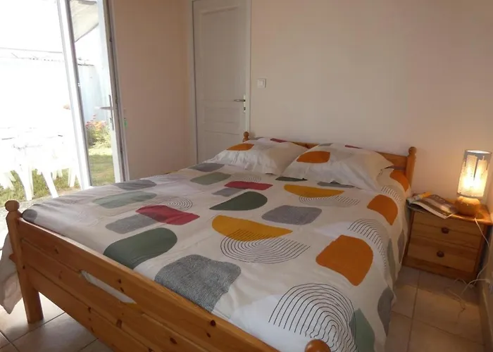 Casa de Férias Maison De à - 6 Personnes, Animaux Admis, Parking - Fr-1-540-283 *