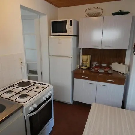 Casa vacanze Maison De à - 6 Personnes, Animaux Admis, Parking - Fr-1-540-283